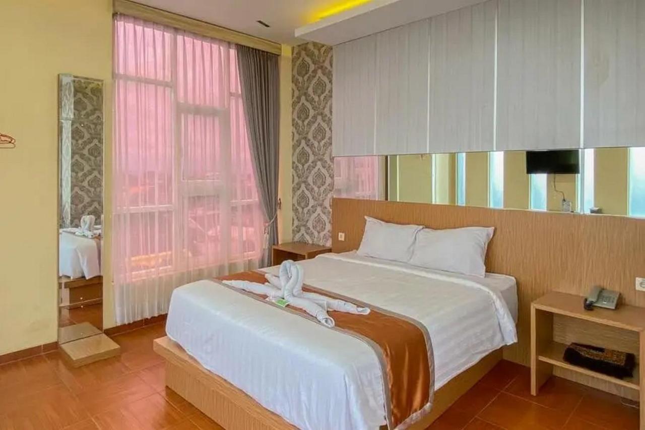 De Malang Sweet Homestay Syariah Mitra Reddoorz Dış mekan fotoğraf