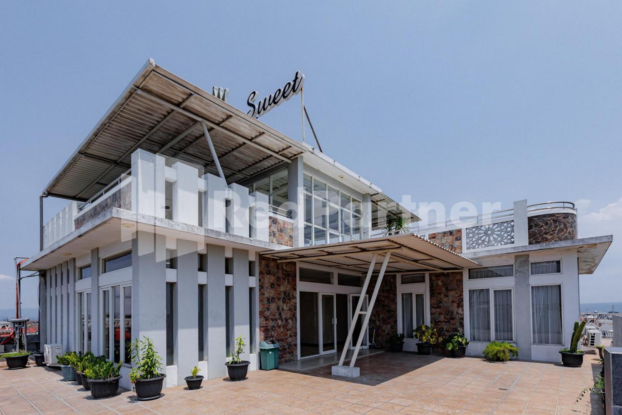 De Malang Sweet Homestay Syariah Mitra Reddoorz Dış mekan fotoğraf